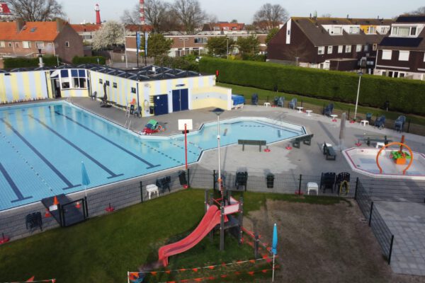 Buiten zwembad Hoek v Holland